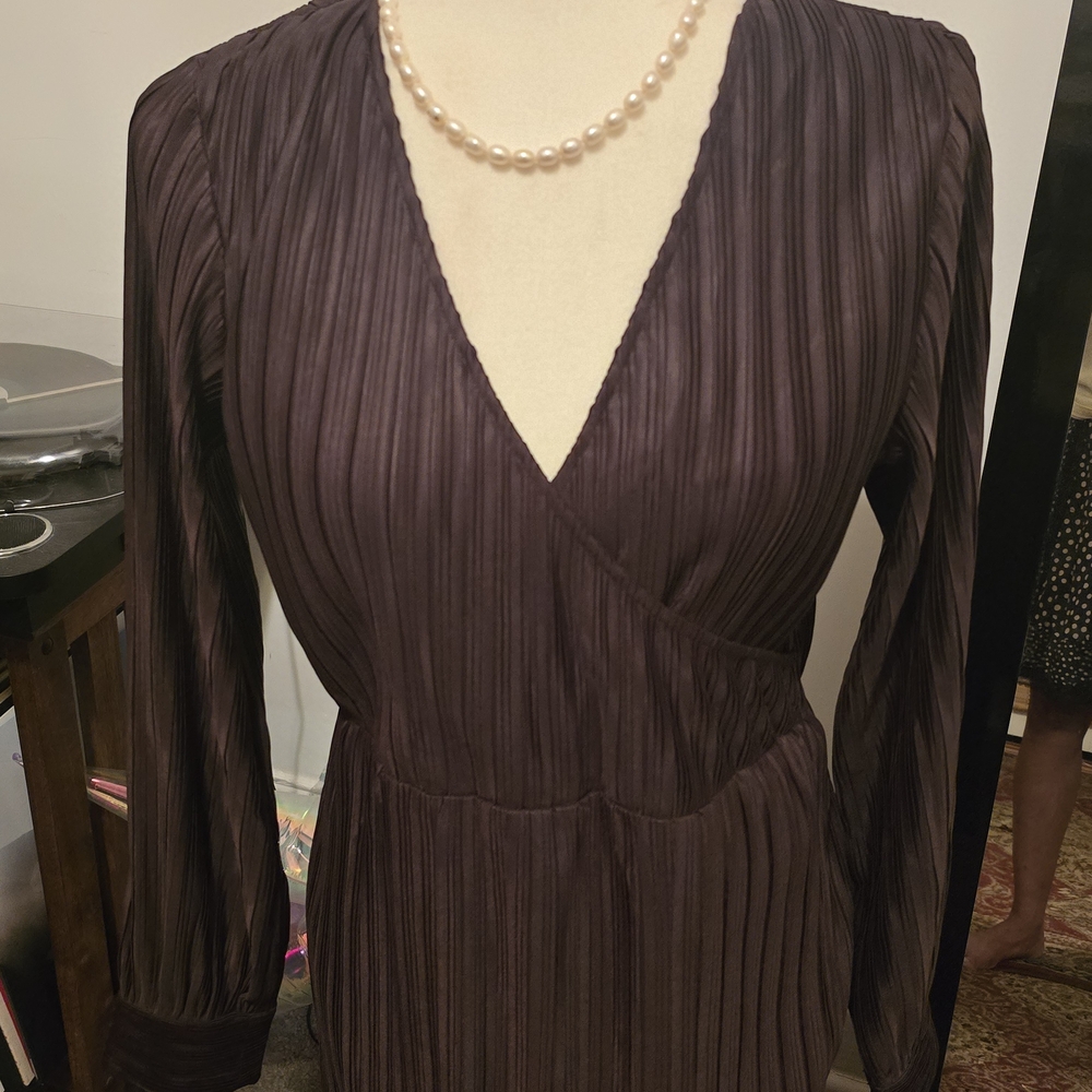 Black Sheath Dress with V-Neck and Bishop Sleeves